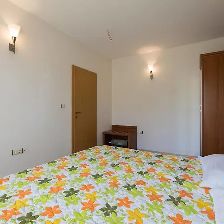1bedroom W Balcony &kitchen+washer *